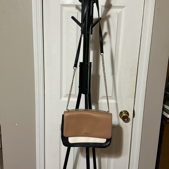 DKNY cross body purse preowned great condition. 10” wise by 7” length. - Picture 5 of 6